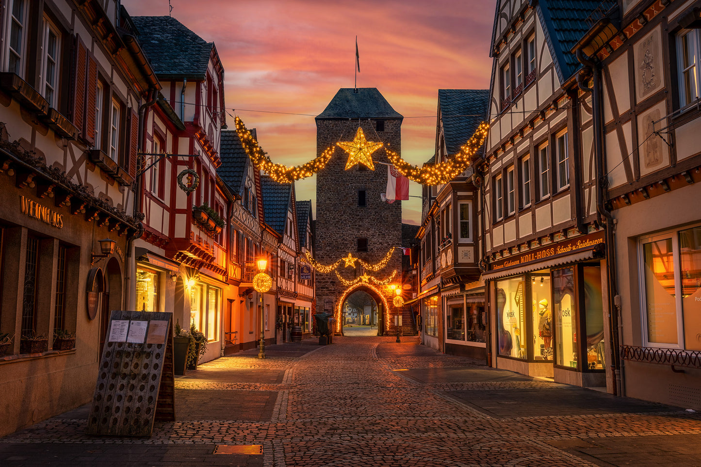 Ahrhutstraße Ahrweiler an einem Wintermorgen